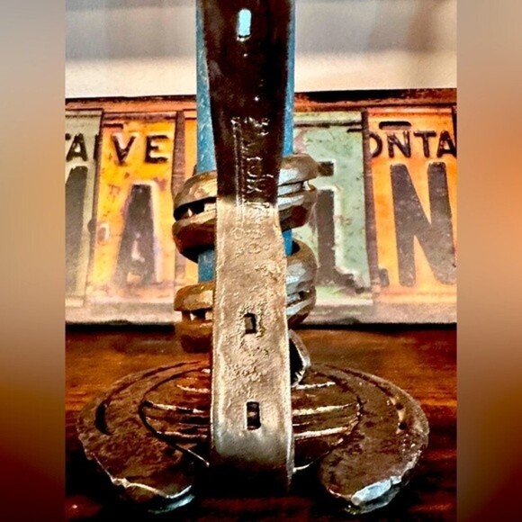Rustic Horse Shoe Iron Candle Holder - Picture 5 of 16